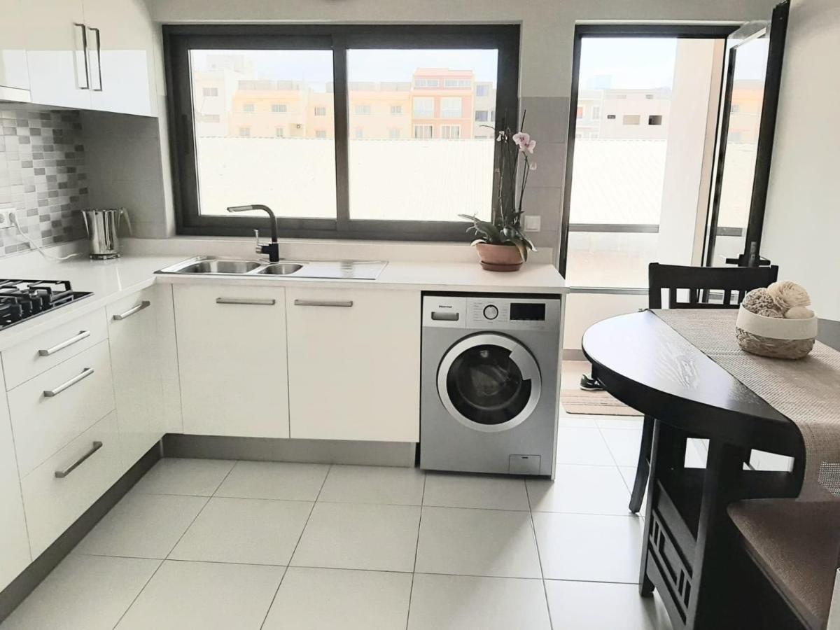 Apartment With Pool In Mindelo Exterior foto